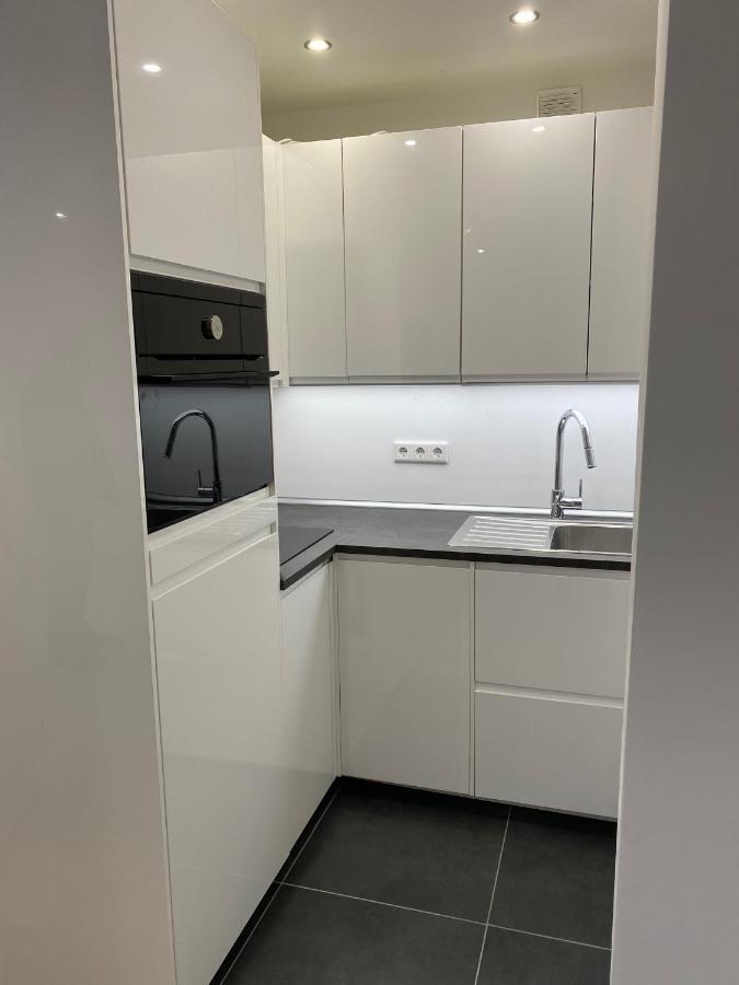 Appartement Lovely Close To The Heart Of *