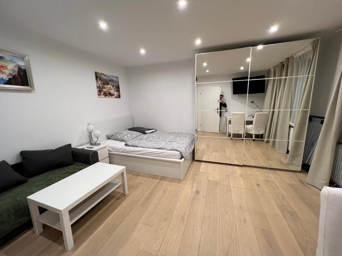 Lovely Close To The Heart Of Apartment *